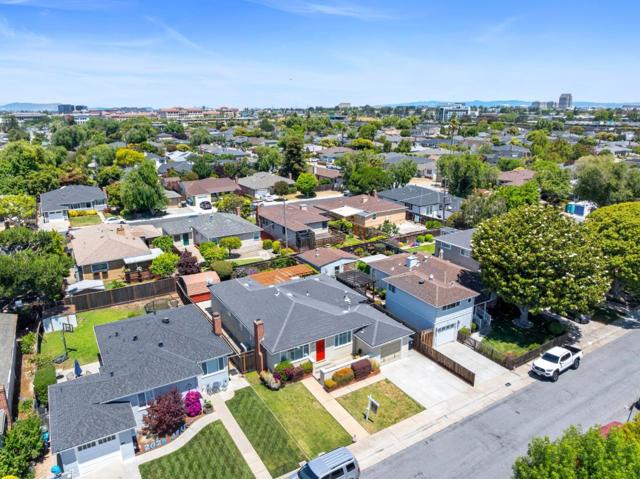 313 Del Rosa Way, San Mateo CA: https://media.crmls.org/mediaz/f05d2872-f6d6-41ea-a0fd-d56e60470cd6.jpg