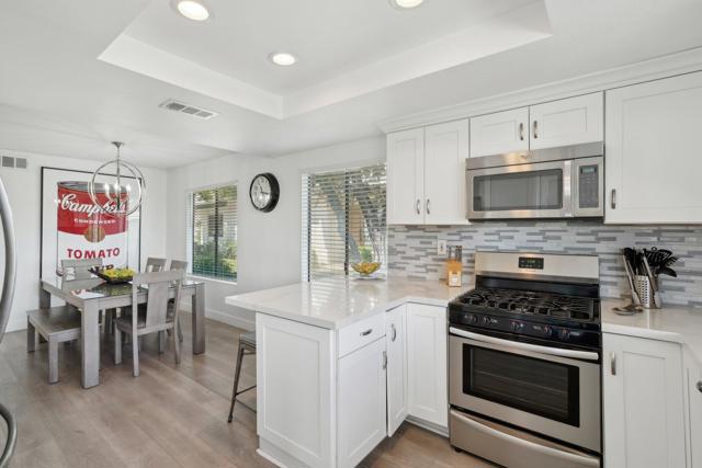 10 Padron Way, Rancho Mirage CA: https://media.crmls.org/mediaz/f05d899f-1008-41b6-9686-bbee87e1875b.jpg