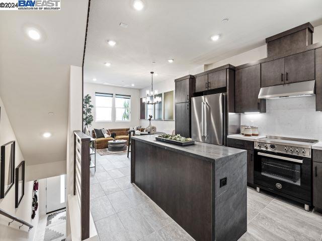 Image 1 of 5 For 214 Verandah Avenue  77