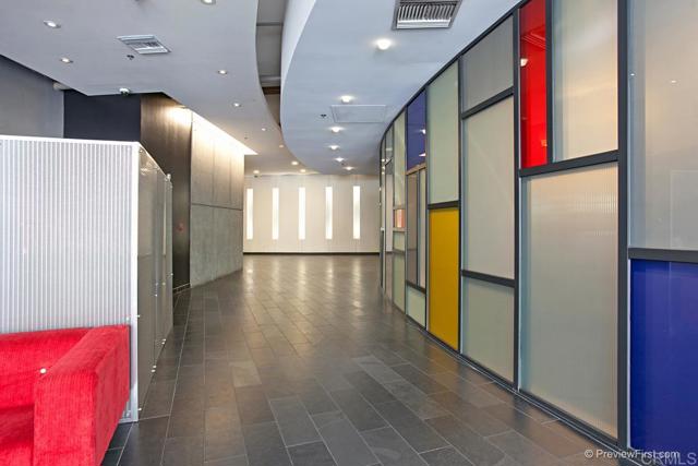 527 10th Avenue, San Diego CA: https://media.crmls.org/mediaz/f05e3d3f-61d9-408d-a0c9-e16eded36ce6.jpg