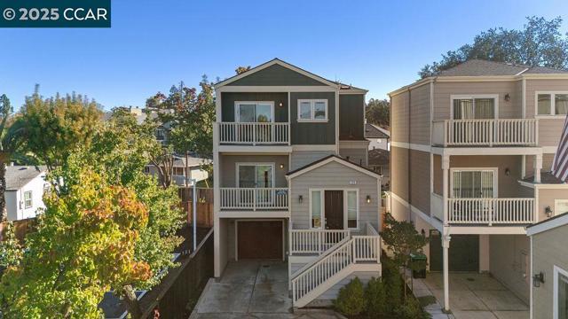 200 Valletta Ln, Pleasanton CA: https://media.crmls.org/mediaz/f05e4ea4-6716-48cf-ac61-b0a666575980.jpg