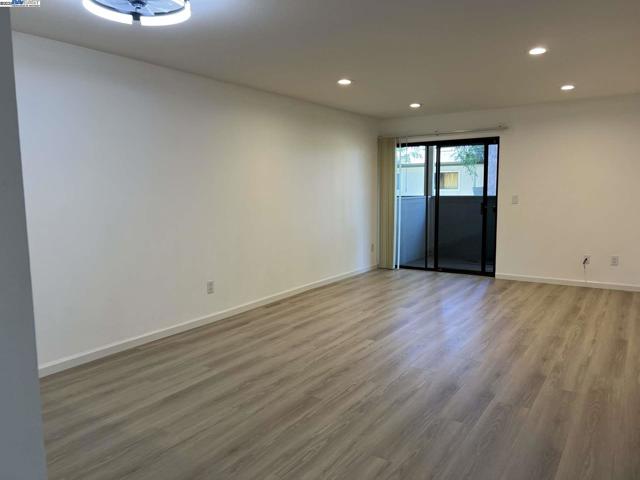 3287 Shadow Park Pl, San Jose CA: https://media.crmls.org/mediaz/f05f999e-53d2-41ba-9745-d315439aabbb.jpg