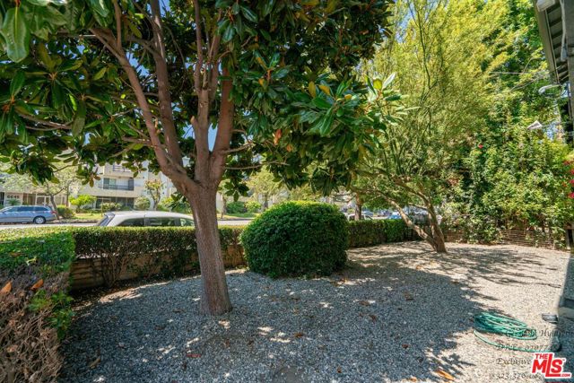 6640 Woodman Avenue, Van Nuys CA: https://media.crmls.org/mediaz/f05fedfb-bacd-4281-bb63-6c251da91aaf.jpg