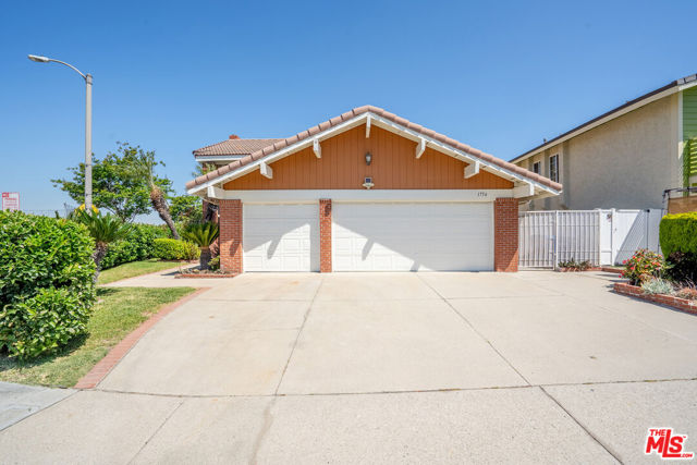 1756 Milano, Montebello CA: https://media.crmls.org/mediaz/f060973e-6d96-4323-9afc-f41bf2d39af1.jpg