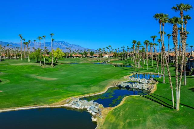 38417 Nasturtium Way, Palm Desert CA: https://media.crmls.org/mediaz/f060cd87-fb1a-4fc4-b391-0d10b20a0348.jpg