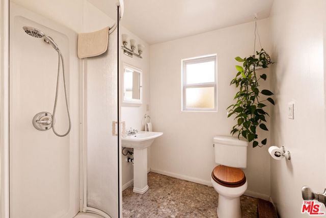 110 S Brighton Street, Burbank CA: https://media.crmls.org/mediaz/f061c9a2-3dc4-4354-b18d-95599150b6f8.jpg
