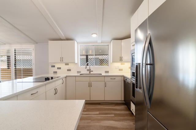 14 International Boulevard, Rancho Mirage CA: https://media.crmls.org/mediaz/f06286a3-4547-41c5-a3f0-8c4f96c6deee.jpg