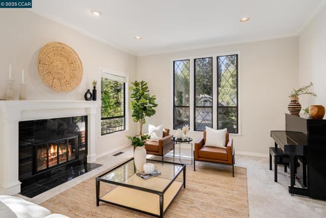 15 Blemer Ct, Danville CA: https://media.crmls.org/mediaz/f062ee0e-d62b-42bf-9227-b1e4d3415246.jpg