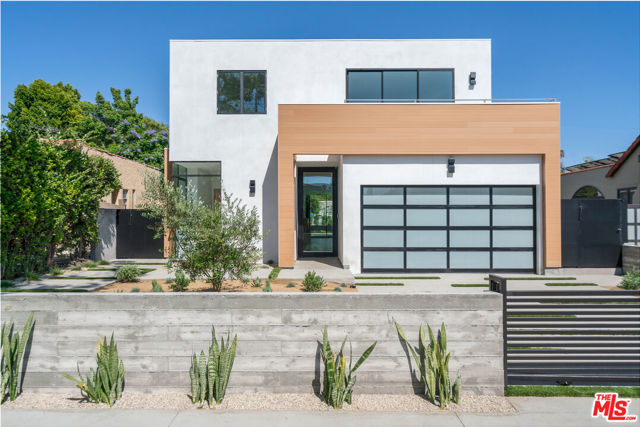 444 N Kings Road, Los Angeles CA: https://media.crmls.org/mediaz/f06308b1-8818-42fc-be02-15ff1a721f2f.jpg