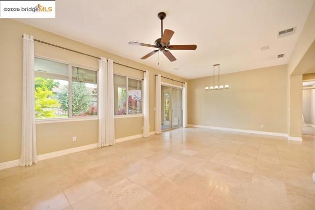 Image 11 of 54 For 5736 Palmera Ln