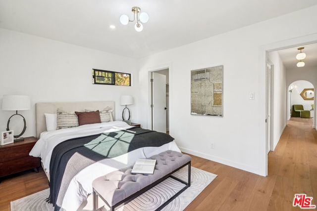 2353 Lucerne Avenue, Los Angeles CA: https://media.crmls.org/mediaz/f06505f3-8143-4f3e-8c73-5cb821ebc725.jpg
