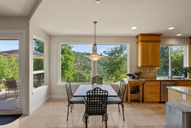 454 Upper Road, San Rafael CA: https://media.crmls.org/mediaz/f065137d-7f7b-44bd-8d29-0f7c952395b8.jpg