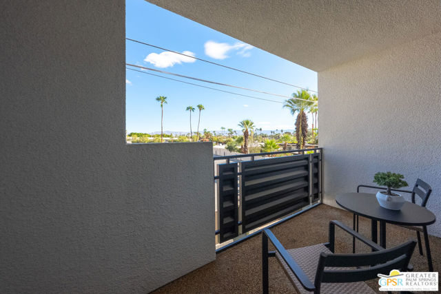 588 E San Lorenzo Road #204, Palm Springs, CA 92264