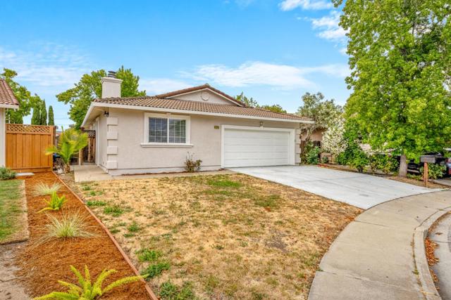 6084 Amador Place, Newark CA: https://media.crmls.org/mediaz/f065b923-4572-4692-b767-2fac8d251ef5.jpg