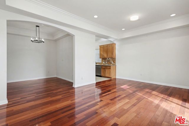 15027 Dickens Street, 1 photo 6