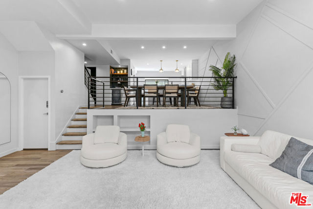4360 Glencoe Avenue, Marina del Rey CA: https://media.crmls.org/mediaz/f065e278-40d7-4bd3-b60c-4fbdb1c1eaa9.jpg