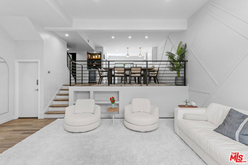 4360 Glencoe Avenue #2