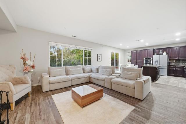 2923 Oro Blanco Cir, Escondido CA: https://media.crmls.org/mediaz/f06636ca-e351-4fa4-bffe-4c83978b3dea.jpg