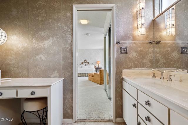 262 Crestwood Avenue, Ventura CA: https://media.crmls.org/mediaz/f06661a0-7a3c-4897-81af-82f7a1799891.jpg