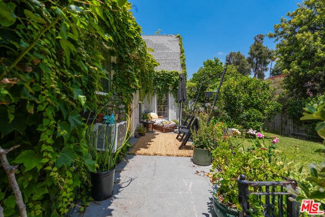 523 S Coronado Street, Los Angeles CA: https://media.crmls.org/mediaz/f066bdeb-0ea9-48cd-a1d3-079454e242d9.jpg