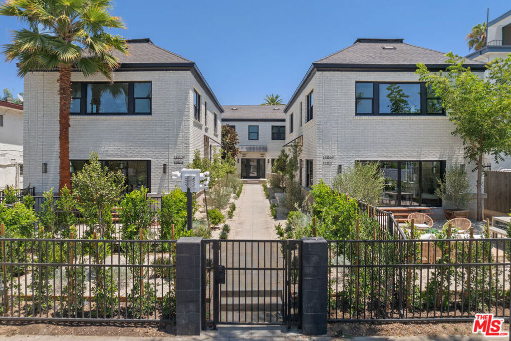 1/2 S Wilton Place