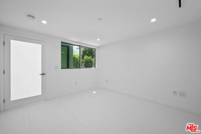 621 N Kings Road, West Hollywood CA: https://media.crmls.org/mediaz/f06727f8-a03a-4017-828d-f018039a3c74.jpg