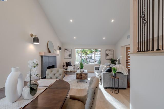 311 Foxboro Ct, San Ramon CA: https://media.crmls.org/mediaz/f0676118-d621-4a6c-a12e-228b951e4f39.jpg