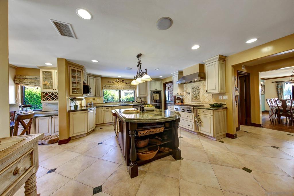 2540 Chatsworth - photo 5