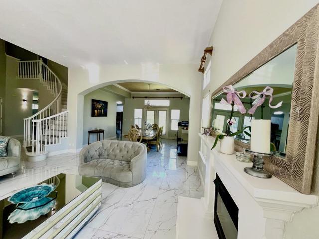 3200 Brookstone Drive, Turlock CA: https://media.crmls.org/mediaz/f068bd6b-635f-470d-a6bb-98f33bd9257b.jpg