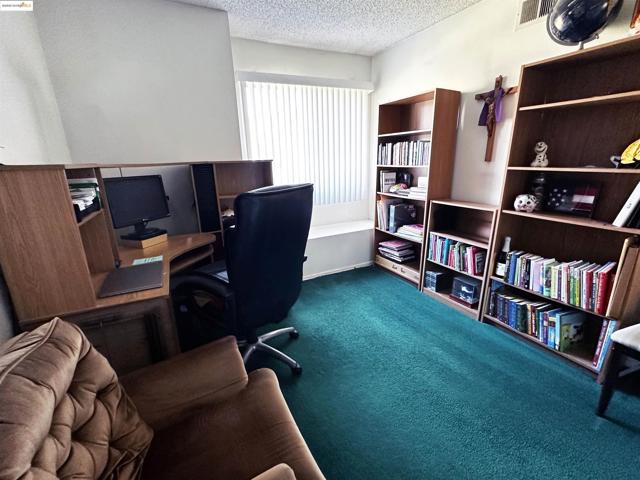 13305 Meyer Rd, Whittier CA: https://media.crmls.org/mediaz/f068c547-7542-4772-bd12-77c82d476182.jpg