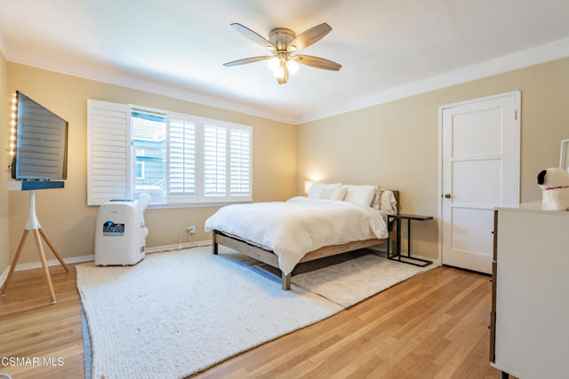 5924 Fairfax Avenue, Los Angeles CA: https://media.crmls.org/mediaz/f069a381-39e5-4c4d-a900-a4a862f39437.jpg
