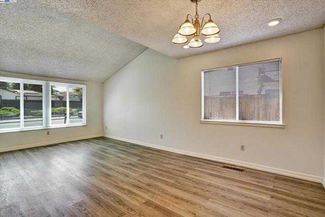 3432 Barmouth Dr, Antioch CA: https://media.crmls.org/mediaz/f069d8ba-6094-4a60-a1e6-8d590bab7b12.jpg