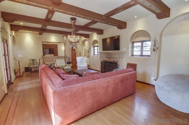 3014 Xenophon St, San Diego CA: https://media.crmls.org/mediaz/f069f448-0d7a-417c-9630-f773e35c9bc6.jpg