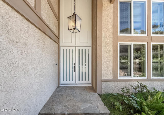 3331 Monte Carlo Drive, Thousand Oaks CA: https://media.crmls.org/mediaz/f06a8902-436e-45b0-960c-5e0647c7d3bb.jpg