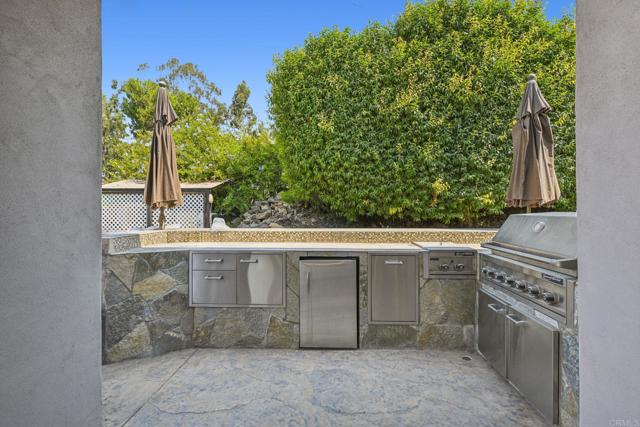 1176 LA SOMBRA Drive, San Marcos CA: https://media.crmls.org/mediaz/f06abe12-19c2-46d2-913b-c6bb10afe87c.jpg