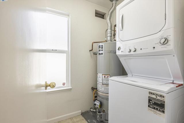 Image 25 of 34 For 20363 Royal Ave