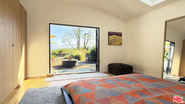 1407 Randall Court, Los Angeles CA: https://media.crmls.org/mediaz/f06ae707-59e0-4965-b469-a88d02a061cb.jpg