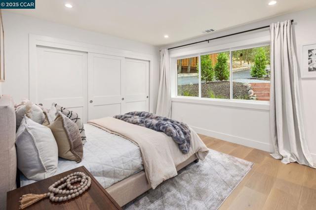 706 St Marys Road, Lafayette CA: https://media.crmls.org/mediaz/f06b353a-7ab2-4708-b72c-a57240c00ba4.jpg
