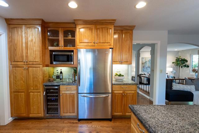 3523 Oak Drive, Menlo Park CA: https://media.crmls.org/mediaz/f06cb5fe-9ec6-4bcf-8740-933f97d9d4b8.jpg