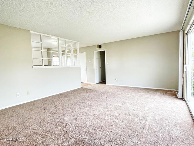 2234 Callahan Avenue, Simi Valley CA: https://media.crmls.org/mediaz/f06ce18a-0539-4bdd-a977-b69ac57b0686.jpg