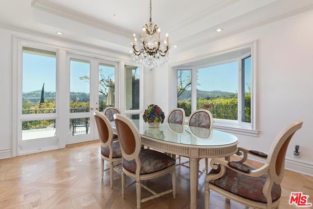2327 Weybridge Lane, Los Angeles CA: https://media.crmls.org/mediaz/f06cf825-1a2d-45f1-be8e-d3c2896b5aac.jpg