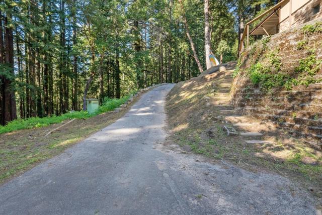 50 Ocean View Road, Los Gatos CA: https://media.crmls.org/mediaz/f06d5517-c1ca-4e97-b813-994125188644.jpg
