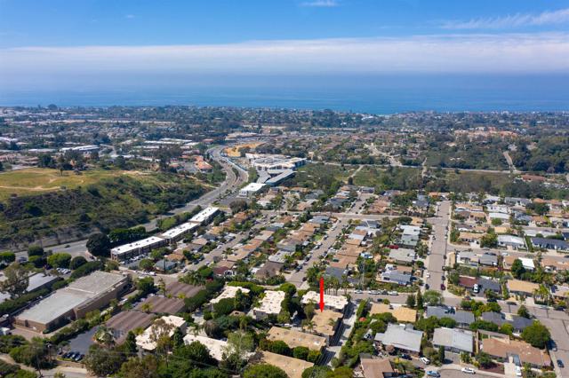 155 Rosebay Dr, Encinitas CA: https://media.crmls.org/mediaz/f06d7b93-cb04-4195-b443-71a1ccd14fb1.jpg