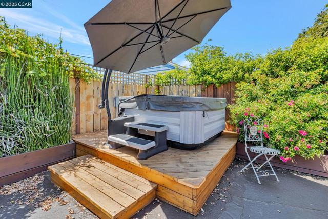 5411 Garvin Ave, Richmond CA: https://media.crmls.org/mediaz/f06e53cc-4719-45a3-b130-5ced54f1b5e2.jpg
