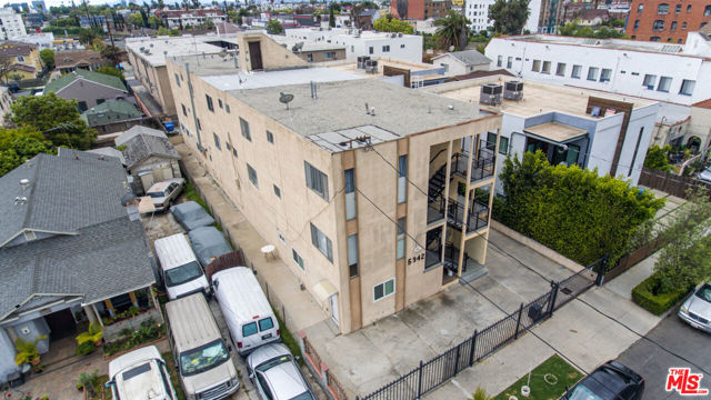 5342 Lexington Avenue, Los Angeles CA: https://media.crmls.org/mediaz/f06feaac-d1c5-4c76-b167-e34c5d2cd2d1.jpg