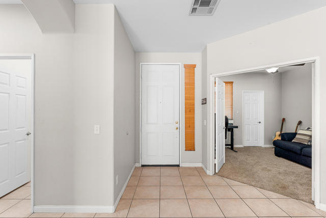 80722 Diamondback Trail, Indio CA: https://media.crmls.org/mediaz/f0706a3a-c49b-4281-8d98-75da88713dce.jpg