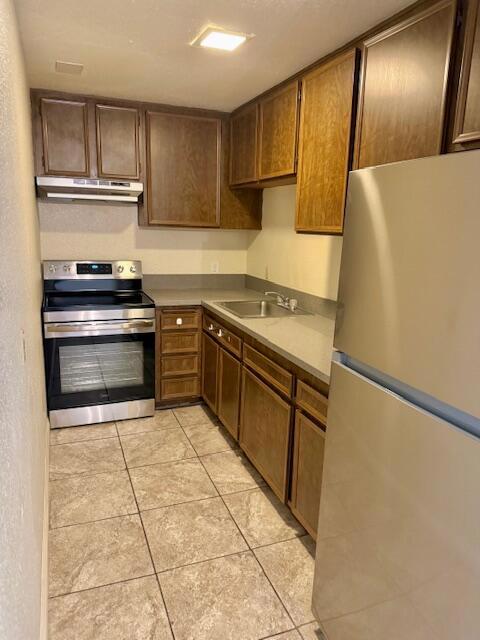 2857 N Los Felices Rd Unit 206, Palm Springs CA: https://media.crmls.org/mediaz/f0706f4d-fc42-49be-9042-c6d136dea7b2.jpg