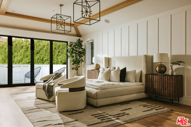 16021 Northfield Street, Pacific Palisades CA: https://media.crmls.org/mediaz/f0707207-b811-4f6a-b263-a334a7187661.jpg