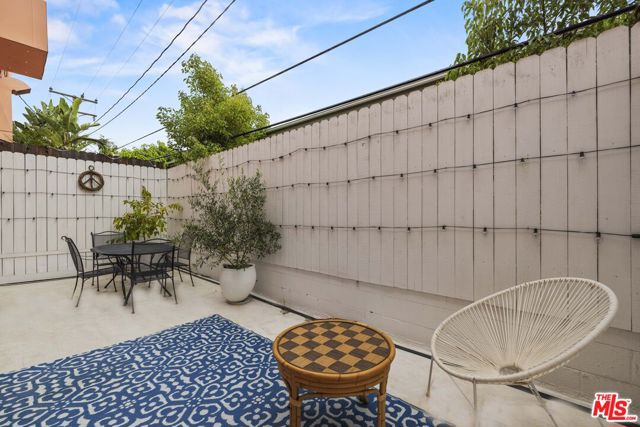 1400 N Hayworth Avenue, West Hollywood CA: https://media.crmls.org/mediaz/f070a911-597a-46e2-9d3a-781e93f6254c.jpg