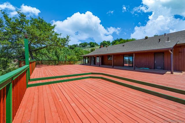 10649 Boulder Creek Rd, Descanso CA: https://media.crmls.org/mediaz/f070b5bf-4d2d-4df3-b84c-039033b083d2.jpg